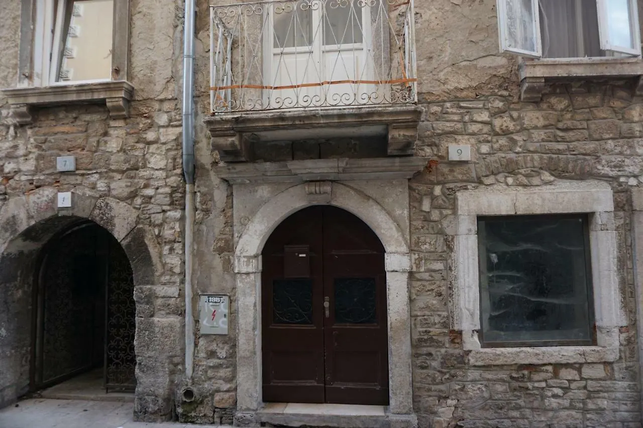Apartment Corto بولا