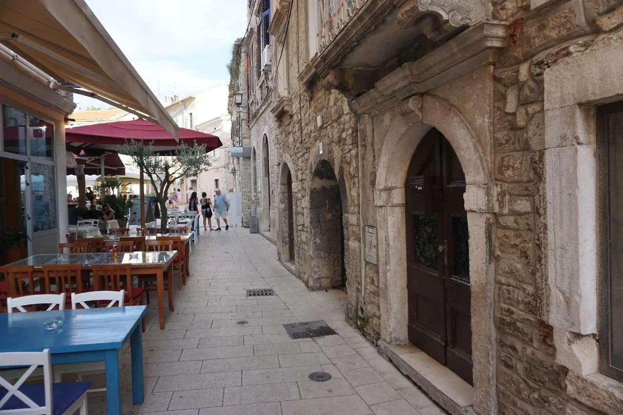 Apartment Corto بولا