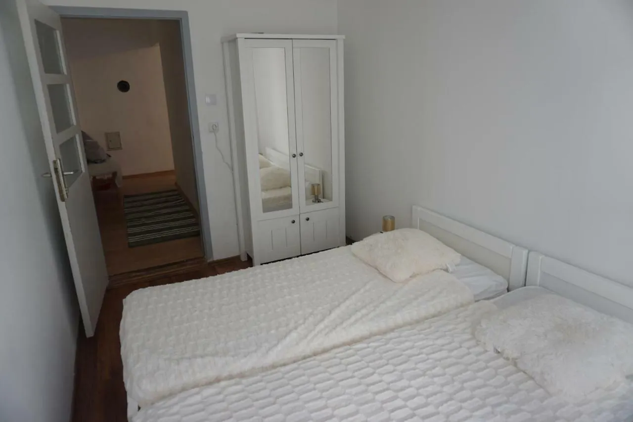Apartment Corto بولا