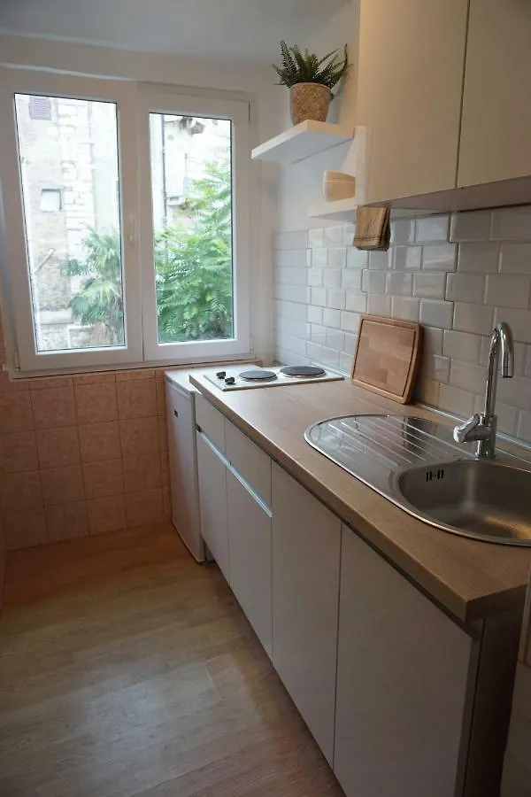 Apartment Corto بولا